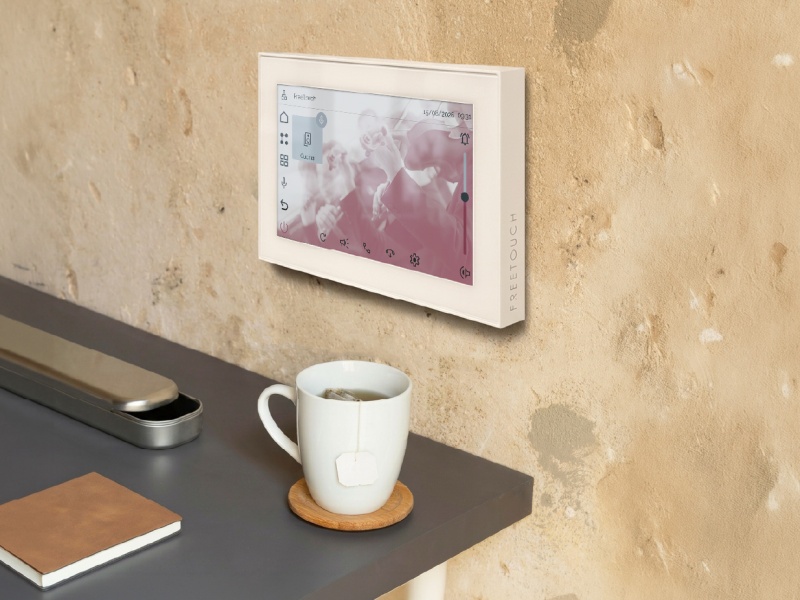 With Freetouch you fill every room with the music you want.