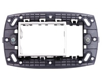 esempio di adattatore montato su portafrutto 4 posti