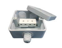 Connecting box with ceramic terminals